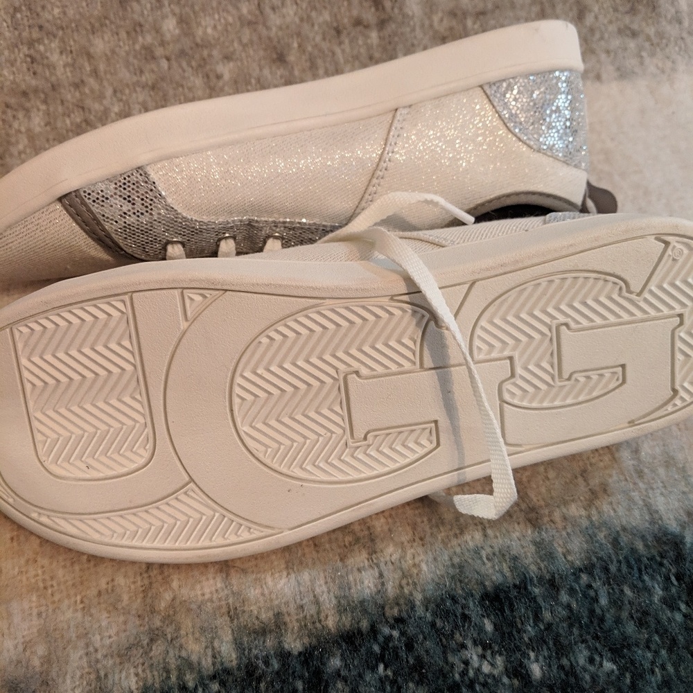 Ugg sparky shoes NEW! 6